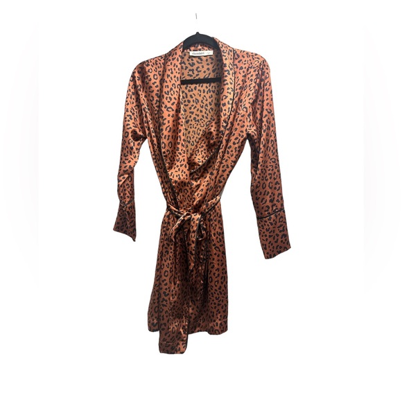 Silky Animal Print Robe S/XS, Leopard Robe XS - Picture 7 of 7
